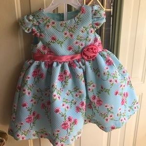 Dress size 6/9 new!!